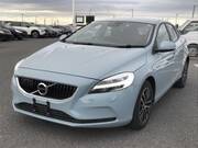 2019 VOLVO V40