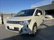 2011 MITSUBISHI DELICA D5