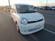 2004 TOYOTA SIENTA X