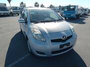 2009 TOYOTA VITZ F