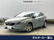 2017 VOLVO V40