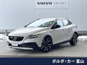 2017 VOLVO V40