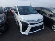2019 TOYOTA VOXY