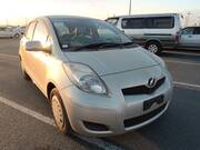 2009 TOYOTA VITZ F