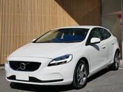 2019 VOLVO V40