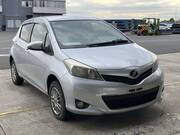 2013 TOYOTA VITZ F
