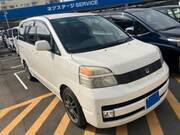 2003 TOYOTA VOXY V