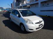 2010 TOYOTA VITZ F
