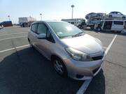 2011 TOYOTA VITZ F