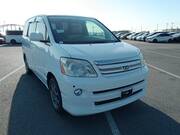 2005 TOYOTA NOAH X