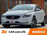 2016 VOLVO V40