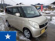 2010 NISSAN ROOX
