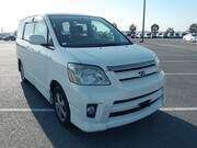 2005 TOYOTA NOAH S