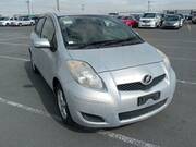 2009 TOYOTA VITZ F