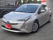 2017 TOYOTA PRIUS