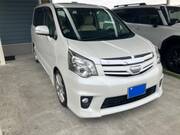 2011 TOYOTA NOAH