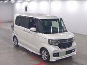 2018 HONDA N-BOX CUSTOM