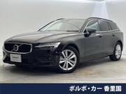 2022 VOLVO V60