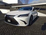 2019 LEXUS ES