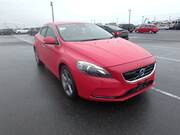 2014 VOLVO V40