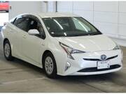 2019 TOYOTA PRIUS