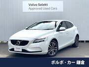2019 VOLVO V40