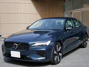 2025 VOLVO S60
