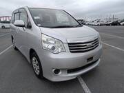 2013 TOYOTA NOAH X