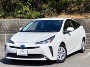 2019 TOYOTA PRIUS S