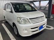 2004 TOYOTA NOAH