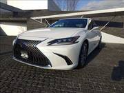 2019 LEXUS ES