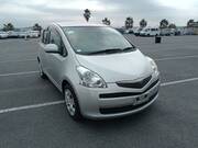 2010 TOYOTA RACTIS G