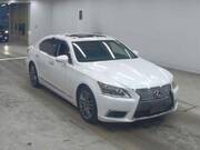 2013 LEXUS LS