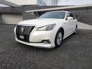 2016 TOYOTA CROWN ROYAL SALOON