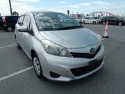 2011 TOYOTA VITZ F