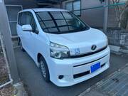 2011 TOYOTA VOXY