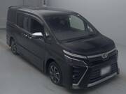 2018 TOYOTA VOXY