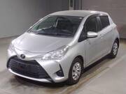 2017 TOYOTA VITZ F