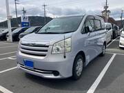 2009 TOYOTA NOAH