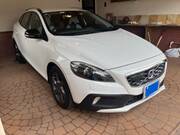 2015 VOLVO V40