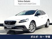 2017 VOLVO V40