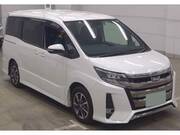 2017 TOYOTA NOAH