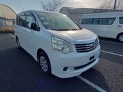 2013 TOYOTA NOAH X SMART EDITION