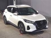 2021 NISSAN KICKS