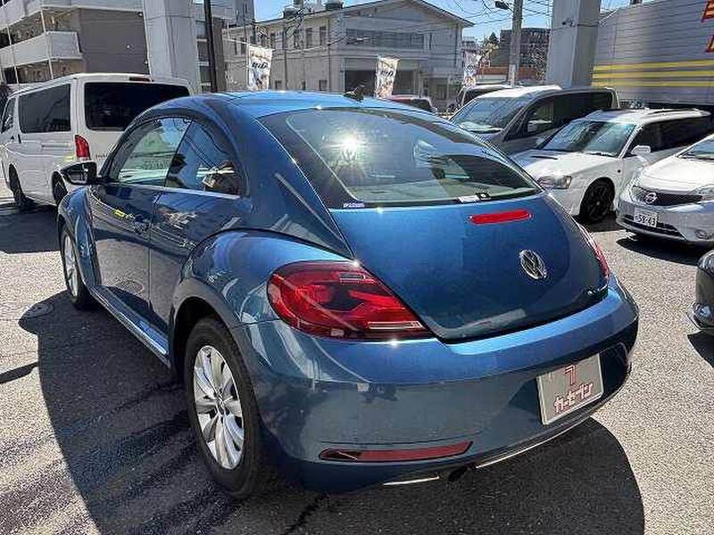 VOLKSWAGEN THE BEETLE