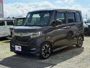 2017 HONDA N-BOX CUSTOM