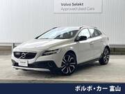 2019 VOLVO V40