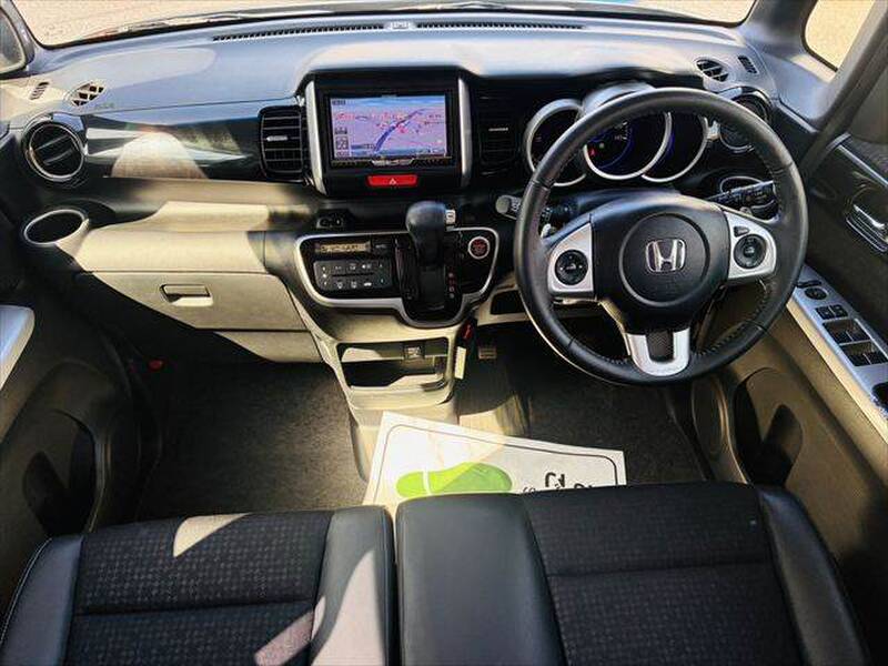 HONDA N-BOX