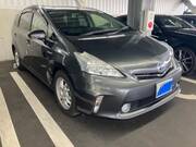 2013 TOYOTA PRIUS ALPHA G