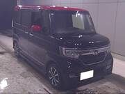 2017 HONDA N-BOX CUSTOM